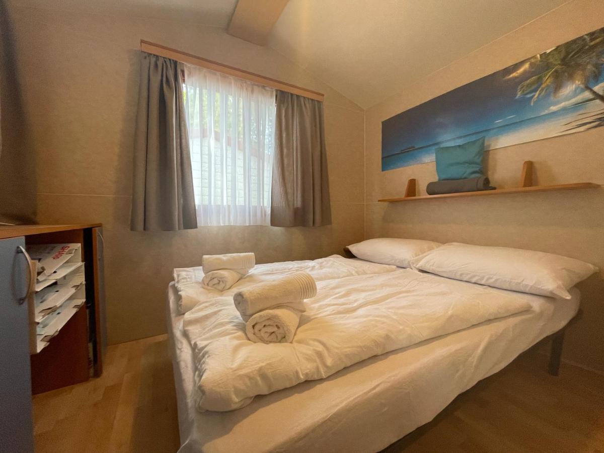 Dalmacia Mobile Homes And Caravans At The Beach Privlaka  Extérieur photo
