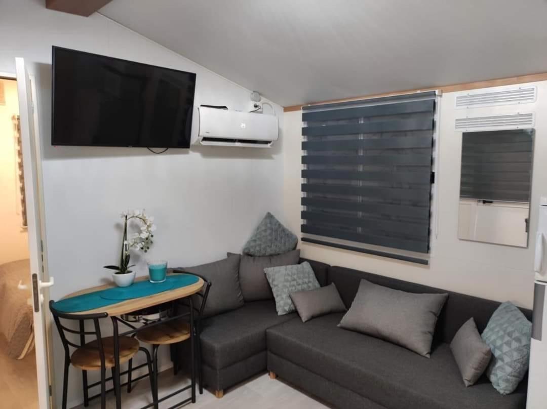 Dalmacia Mobile Homes And Caravans At The Beach Privlaka  Extérieur photo