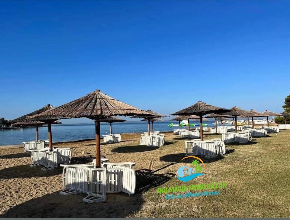 Dalmacia Mobile Homes And Caravans At The Beach Privlaka  Extérieur photo