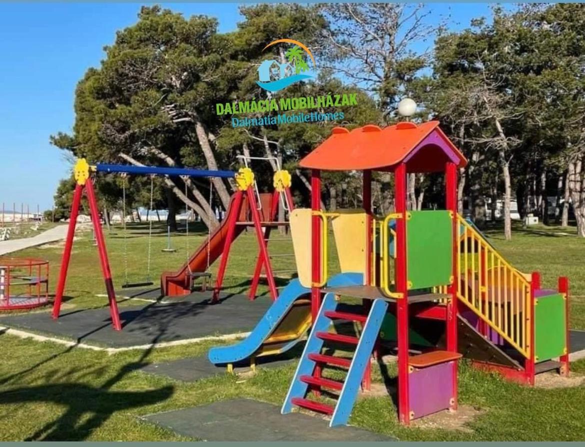 Dalmacia Mobile Homes And Caravans At The Beach Privlaka  Extérieur photo